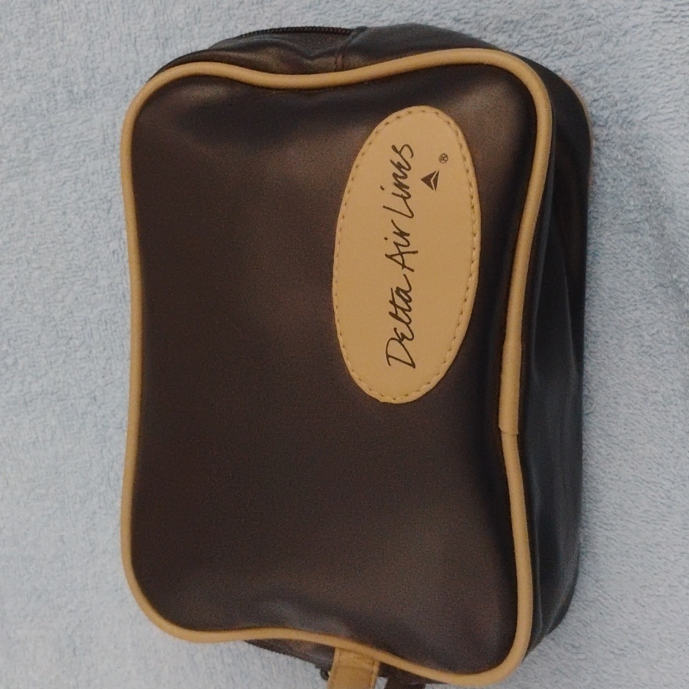Vintage Delta Airlines Travel Kit!